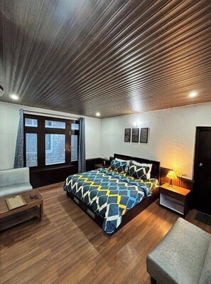 Deluxe Double Room - Hotel Devidyar (Manali)