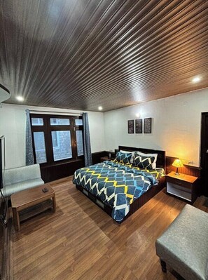 Deluxe Double Room - Hotel Devidyar (Manali)