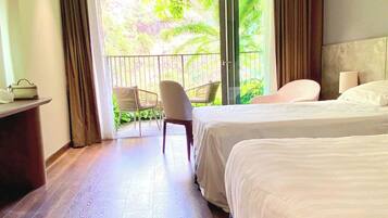 Premium Double or Twin Room, Housekeeping, Mountain View | Premium bedding, pillowtop beds, in-room safe, desk