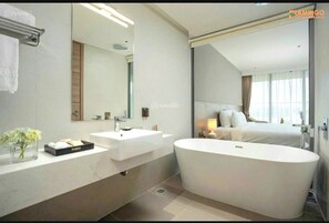 Kahden hengen premium-huone (yksi tai kaksi sänkyä), siivous, osittainen valtamerinäköala | Kylpyhuone