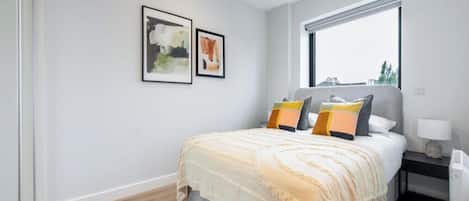 2 bedrooms, iron/ironing board, WiFi