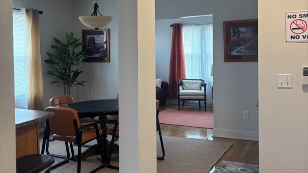 Interior - Charming 2-bedroom apartment with AC in vibrant Detroit (Detroit)