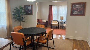 Dining - Charming 2-bedroom apartment with AC in vibrant Detroit (Detroit)