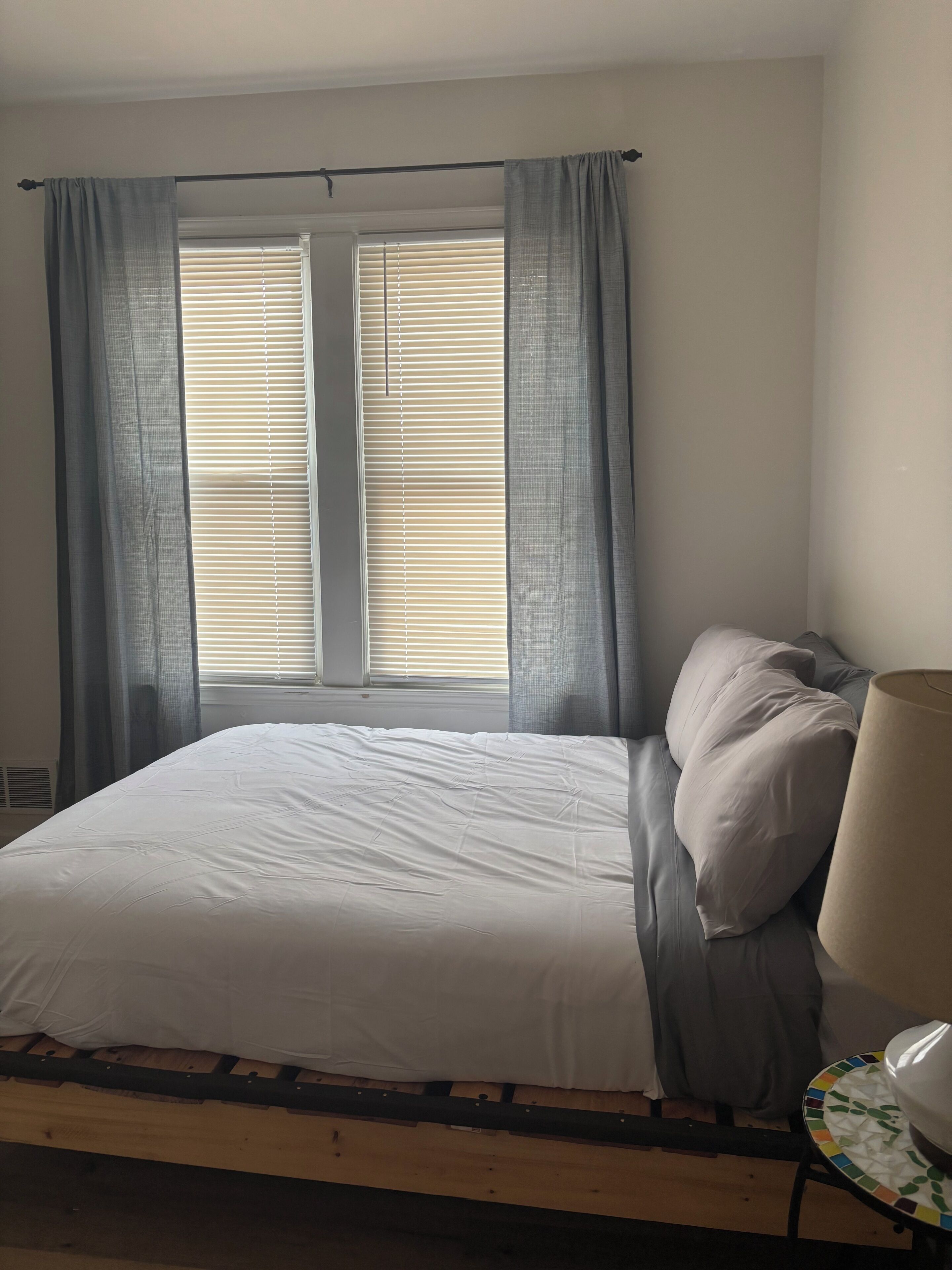 2 bedrooms, iron/ironing board, WiFi, bed sheets