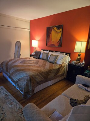 Room - Luxurious fully furnished 1 bedroom guesthouse mid wilshire area min 30 days (Los Angeles)