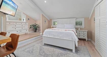 Riverfront Gem | Hot Tub + Kayaks +Water Views