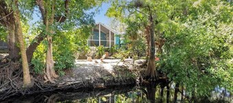 Tropical Lakefront Retreat | Hot Tub + Kayak