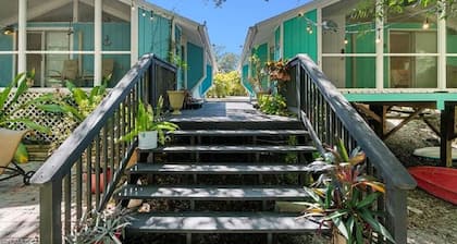 Tropical Lakefront Retreat | Hot Tub + Kayak
