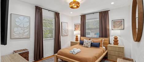 Iron/ironing board, travel cot, WiFi, bed sheets