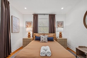 Iron/ironing board, travel cot, WiFi, bed sheets - Spanish-Style Modern Home | Heated Pool + Hot Tub (Miami)