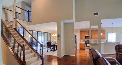 Lake Houston Retreat | Walk to Lake + Golf | 4BR