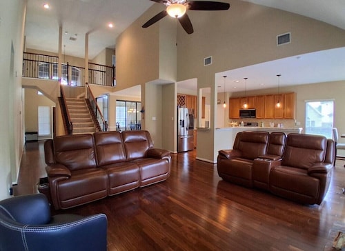 Lake Houston Retreat | Walk to Lake + Golf | 4BR