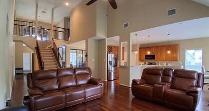 Lake Houston Retreat | Walk to Lake + Golf | 4BR