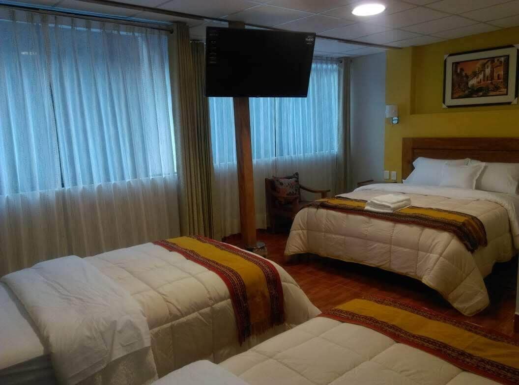 Family Quadruple Room | Laptop workspace, free WiFi