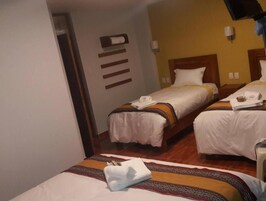Chambre Triple Familiale | Espace de travail pour ordinateur portable, Wi-Fi gratuit