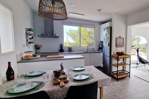 Fridge, oven, stovetop, dishwasher - Villa Amira - Altea, Costa Blanca (Altea)