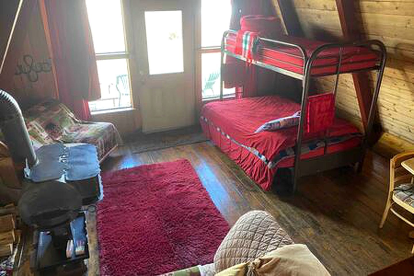 2 bedrooms, bed sheets
