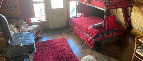 2 bedrooms, bed sheets