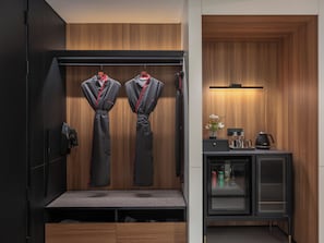 Luxury Twin Room, Garden View | Minibar