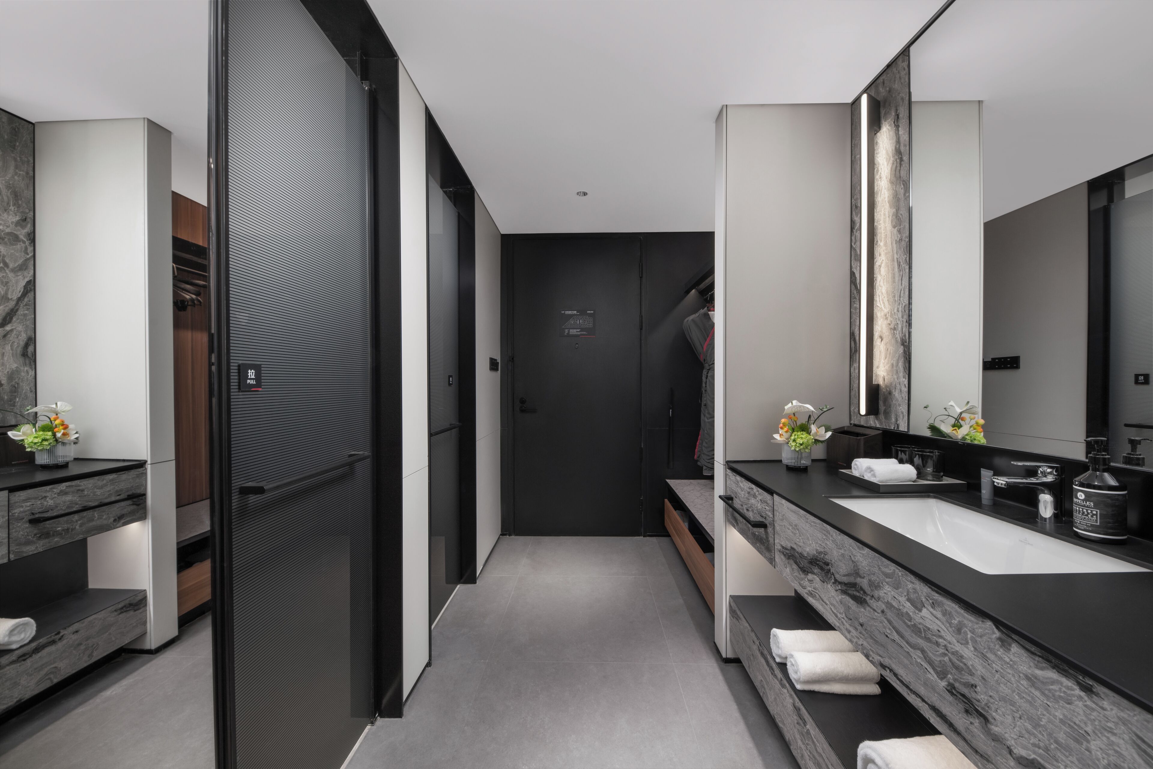 Luxury Twin Room, Garden View | Bathroom | Shower, free toiletries, hair dryer, slippers