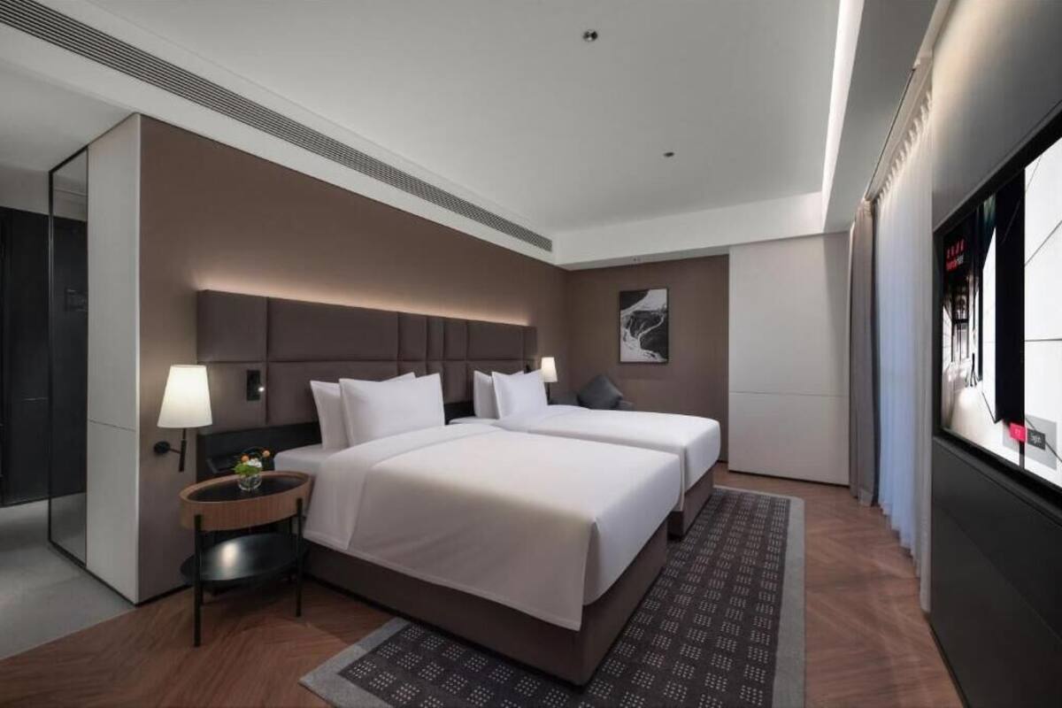 Quarto casal superluxo de uso individual, vista para a cidade | Escrivaninha, espaço de trabalho para notebook, quartos à prova de som