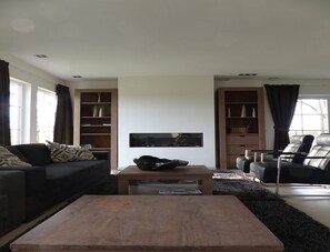 Living room - Spacious Holiday Park Villa for 10 (Baarle-Nassau)