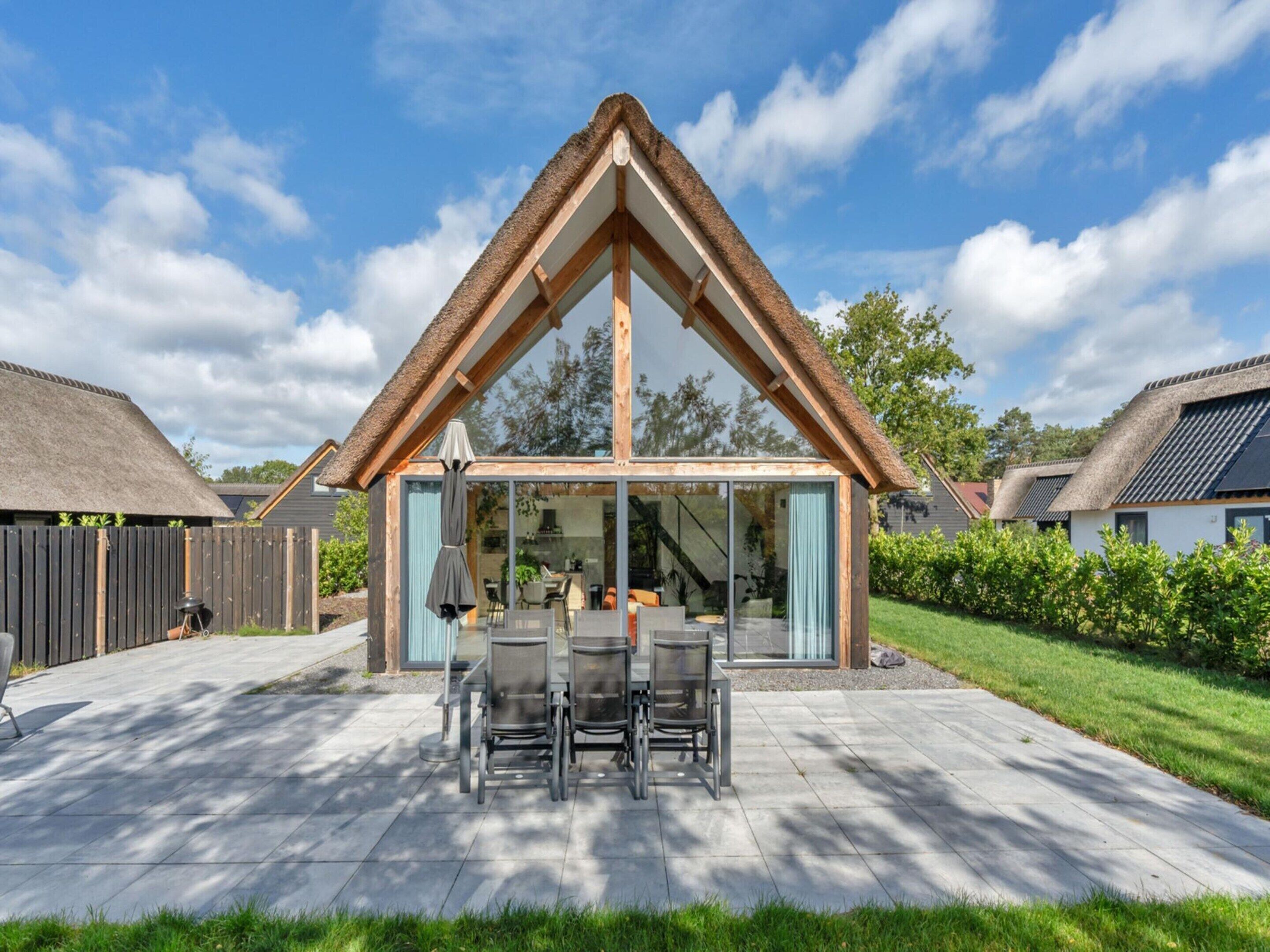 Classic Bungalow, 3 Bedrooms | Balcony