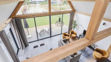 Elite Bungalow, 3 Bedrooms | Living room