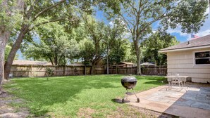 Unclassified image, 2 of 13, button - Relaxing Houston Stay | Simple & Comfortable (Houston)