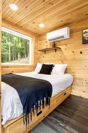 Unclassified image, 4 of 44, button - Tiny Luxe Living: Todd, NC Retreat with Hot Tub and Breathtaking Deck Views (Todd)