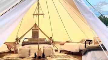 1 habitación y ropa de cama