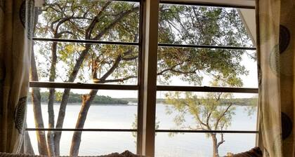 Cozy Lakeside Cabin with Private Dock & Resort Access Near Lake Cisco, Cisco, TX