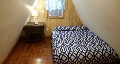 Cozy Lakeside Cabin with Private Dock & Resort Access Near Lake Cisco, Cisco, TX
