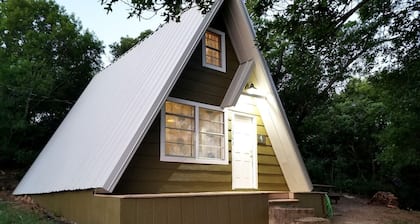 Cozy Lakeside Cabin with Private Dock & Resort Access Near Lake Cisco, Cisco, TX