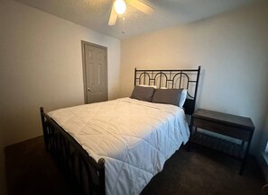 Iron/ironing board, WiFi - *Extended Stay: Backyard, Garage, Fireplace* (Carrollton)