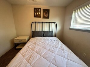 Iron/ironing board, WiFi - *Extended Stay: Backyard, Garage, Fireplace* (Carrollton)