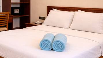 1 bedroom, iron/ironing board, internet, bed sheets
