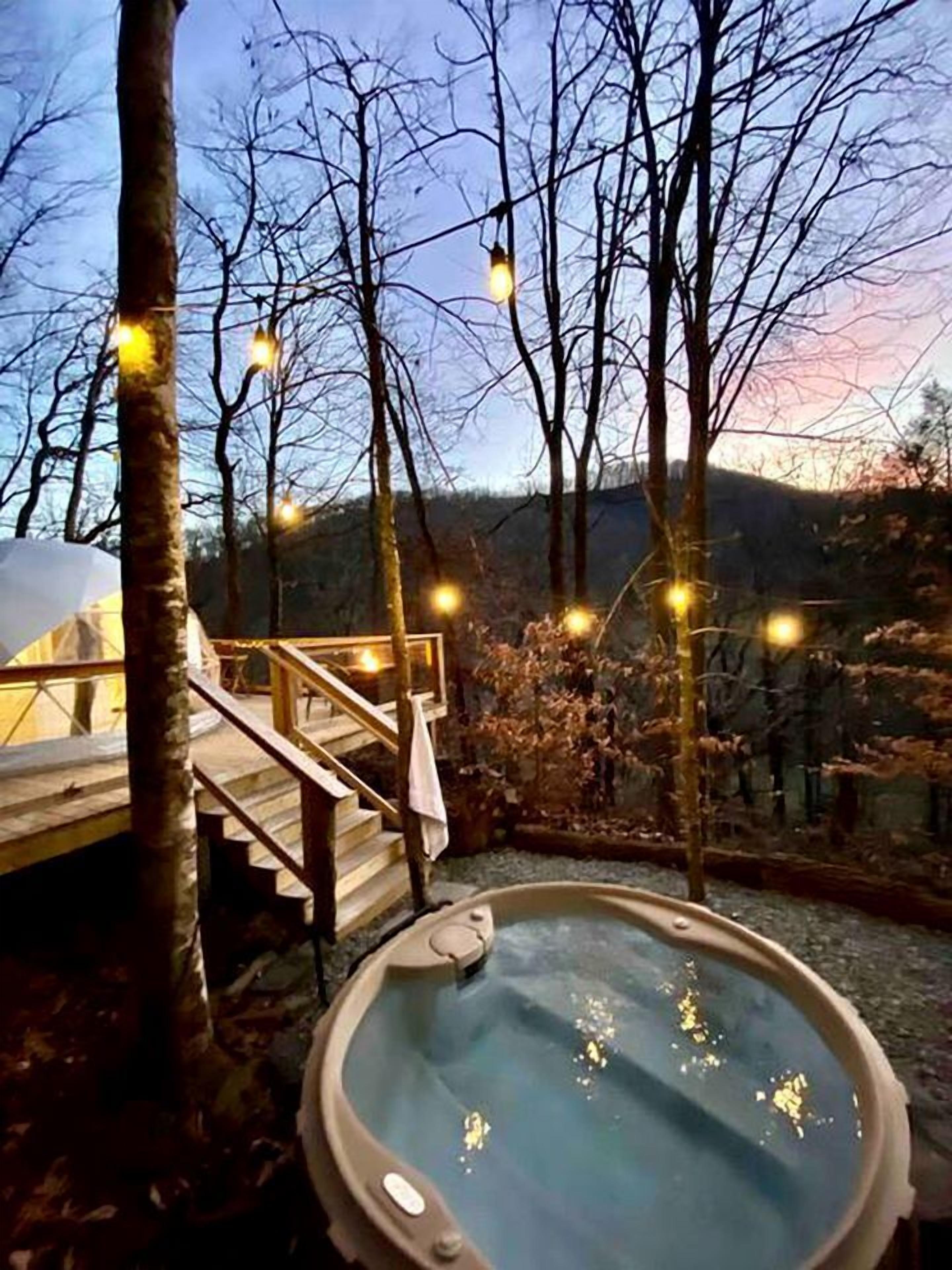 Outdoor spa tub