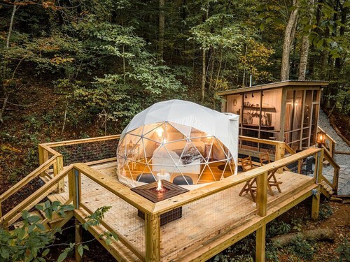 Experience Unrivaled Luxury: Exclusive Dome with Hot Tub and Unique Views in North Carolina