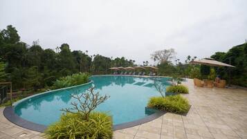 3 outdoor pools