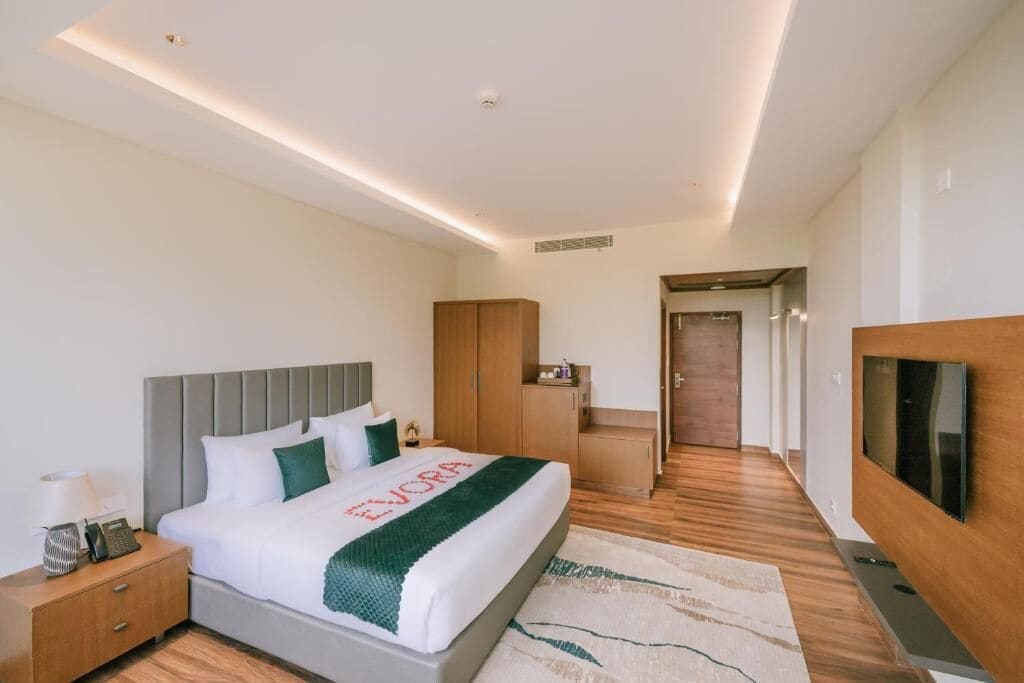 Superior Double Room | In-room safe, iron/ironing board, free WiFi, wheelchair access