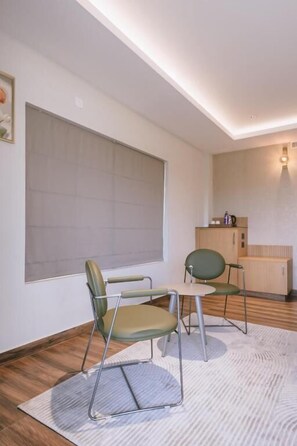 Executive Suite, Balcony | Interior - EVORA RESORT AND SPA (Sulthan Bathery)