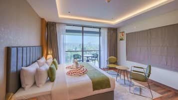 Executive Suite, Balcony | In-room safe, iron/ironing board, free WiFi, wheelchair access