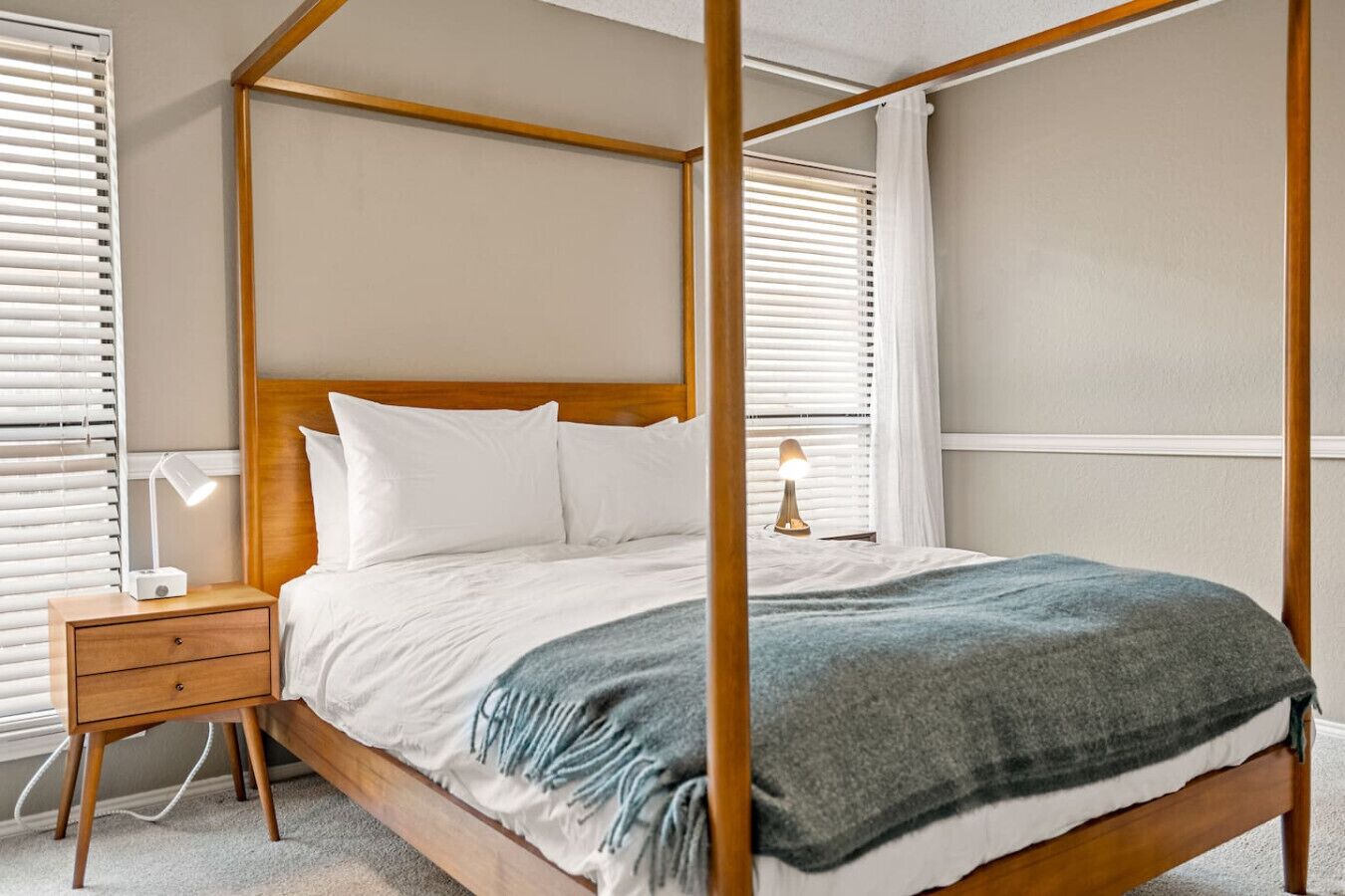 3 Schlafzimmer, Schreibtisch, Bügeleisen/Bügelbrett, WLAN