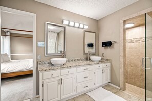 Hair dryer - Nordic-Inspired Getaway | Hot Tub + Fire Pit (North Richland Hills)