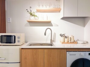 Fridge, microwave, electric kettle, cookware/dishes/utensils - 2-Bedroom Modern Korean Stay near Bukchon Hanok Village/Anguk Station (Seoul)