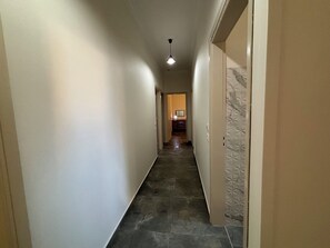 Interior - Coral Urbanite (Rodos)