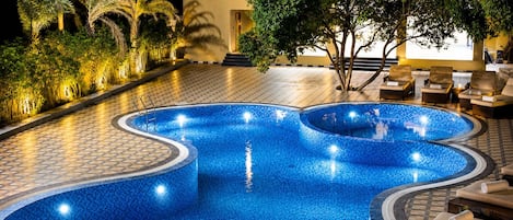 Seasonal outdoor pool