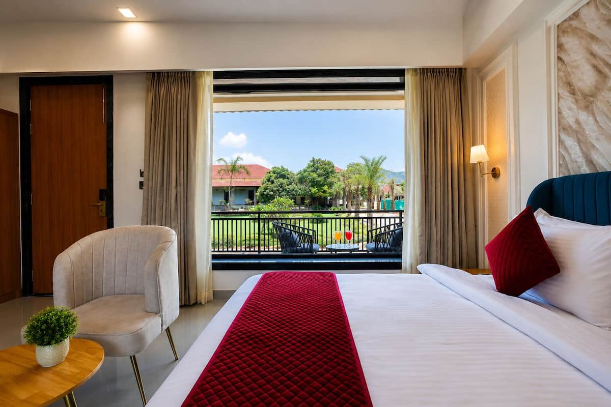  Luxury Room Balcony with Private Pool | Safe på rommet, lydisolert, wi-fi (inkludert) og sengetøy