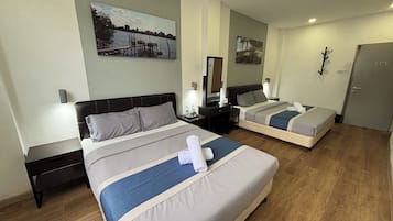 Deluxe Suite | Desk, free WiFi, bed sheets